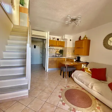 Yole Apartment