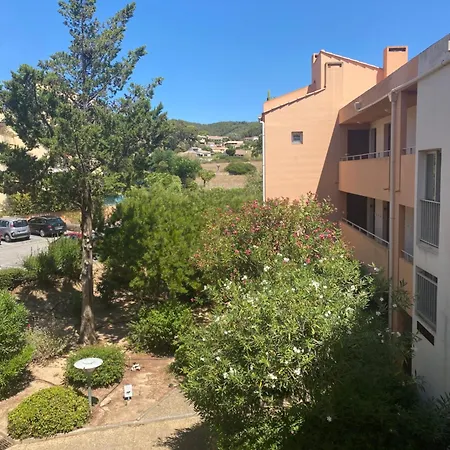 Yole Apartment