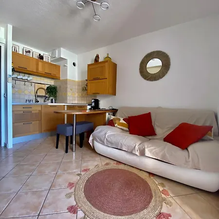 Yole Apartment